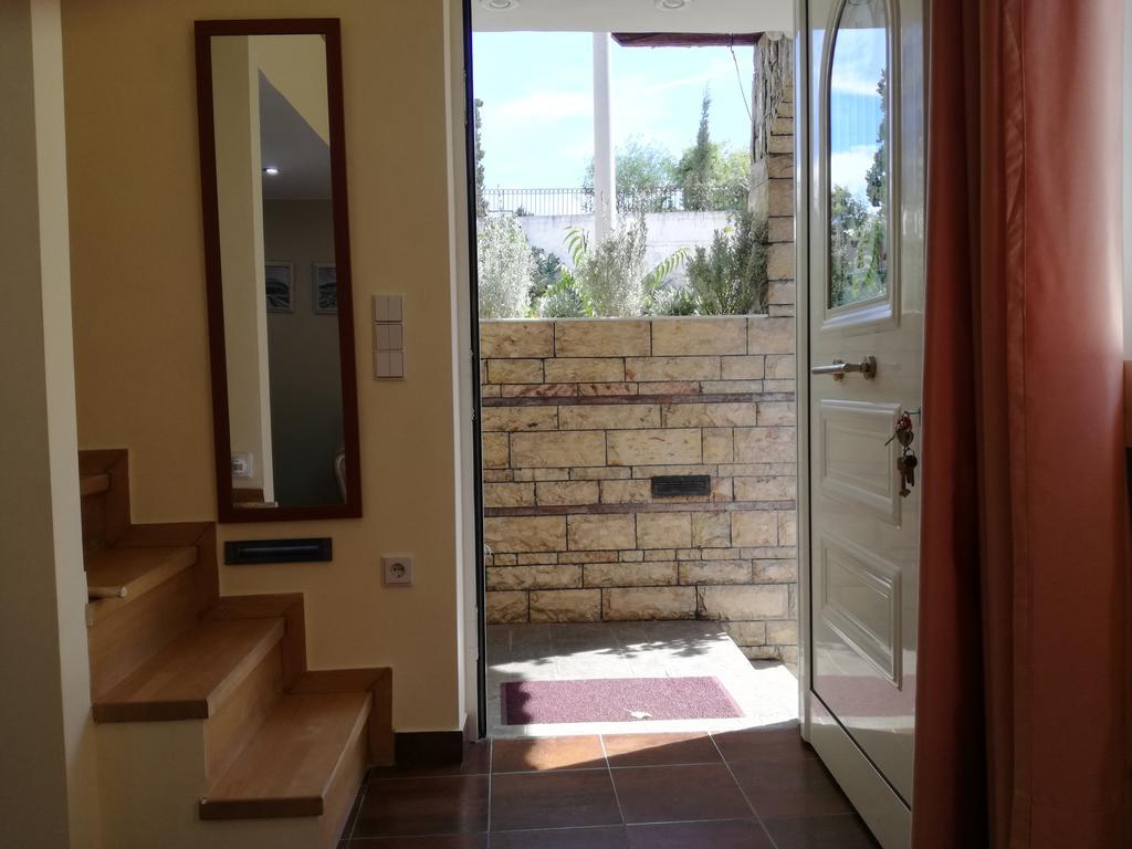 Agapi's Two Levels Apartment *
